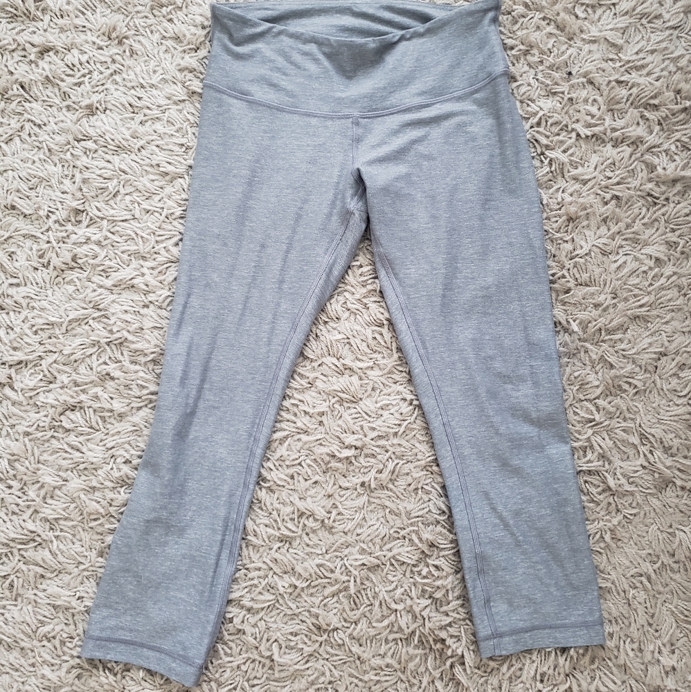 Lululemon size 6 Wunder Unders